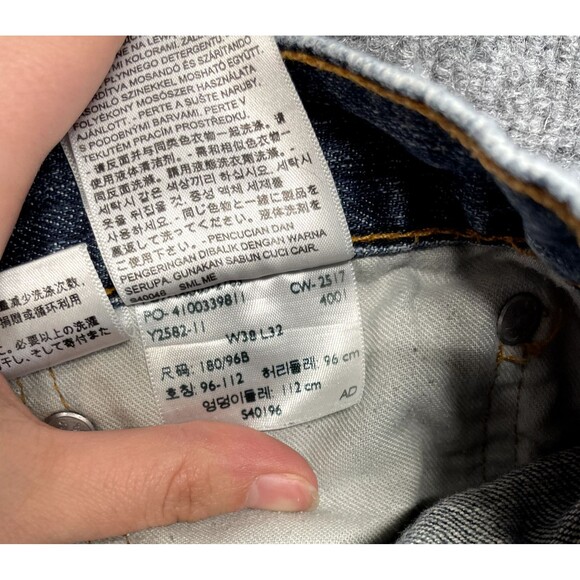 Levi's 505 Jeans Mens 38x32 Regular Fit Straight Leg Blue Denim Medium Wash - Picture 5 of 11